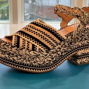 New Antonlina Paris Eugene sandals size 38 (US W8).